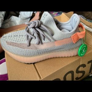 Women’s 6 AUTHENTIC IN BOX ! Brand new